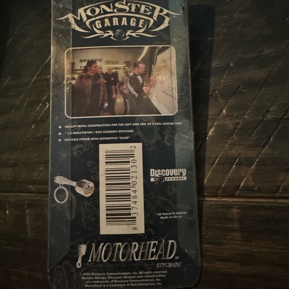 Piston Keychain - Picture 2 of 3